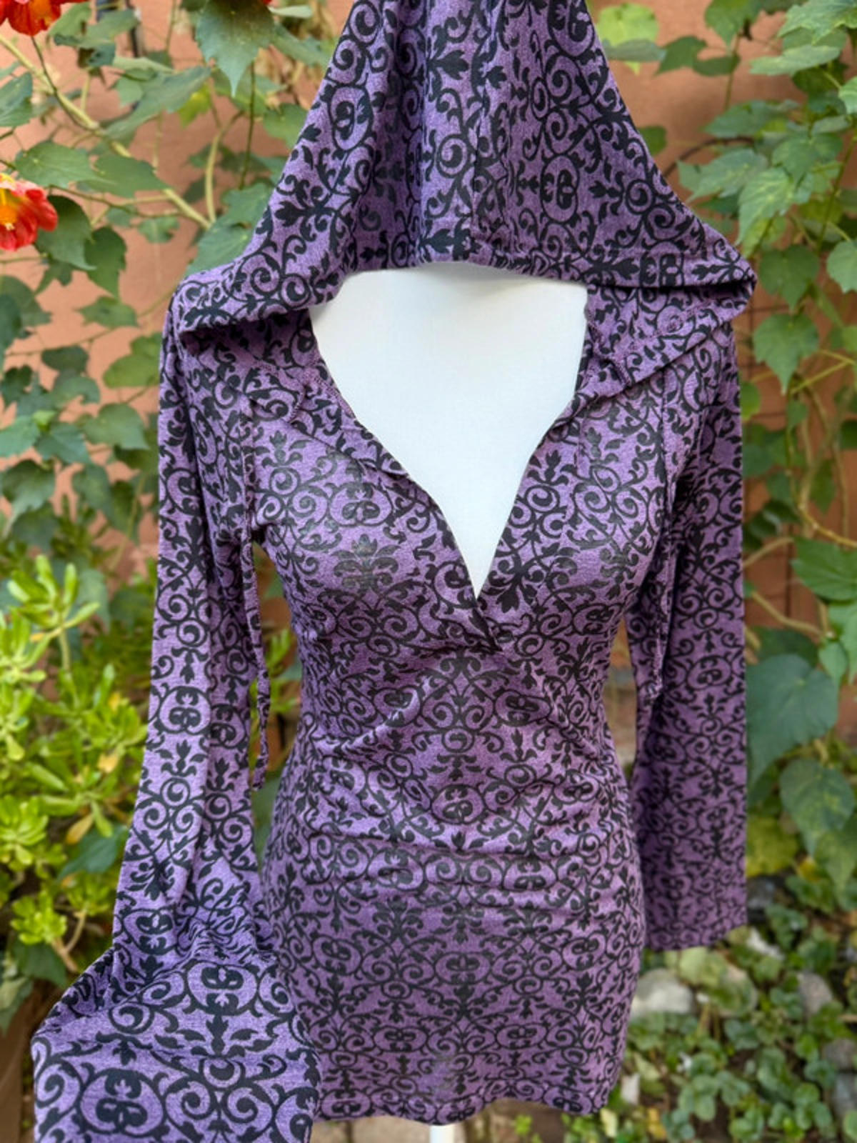 Balance Collection Light Weight Purple Hooded Top Cute Swirl Pattern Women’s Size M