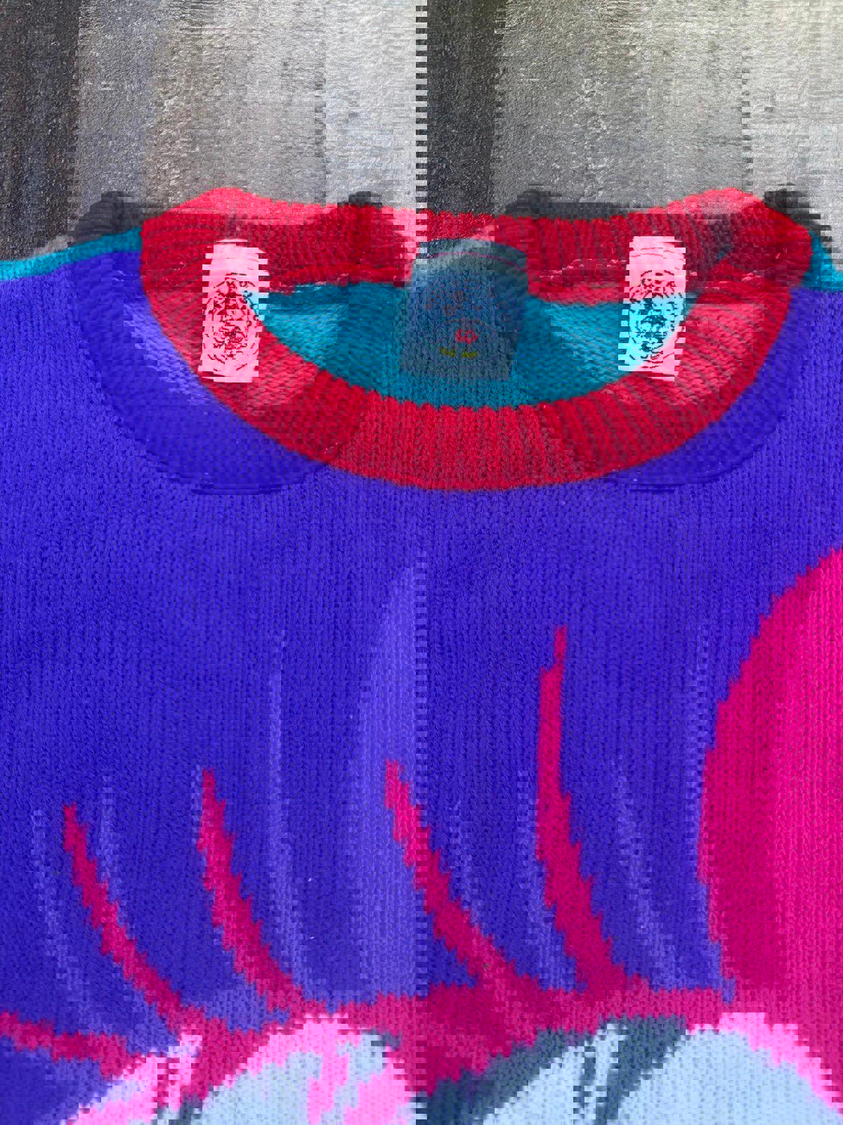 Minnie Mouse Disney Vintage Vibrant Sweater Size 7 or 8 Girls