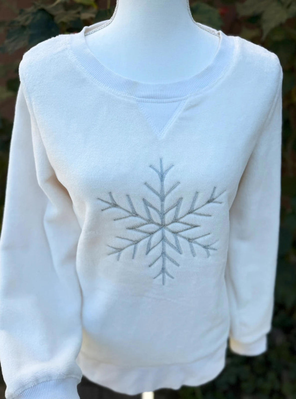 Wonder Shop soft Snowflake Cozy Women’s Winter Pajama Long Sleeved Top Size M