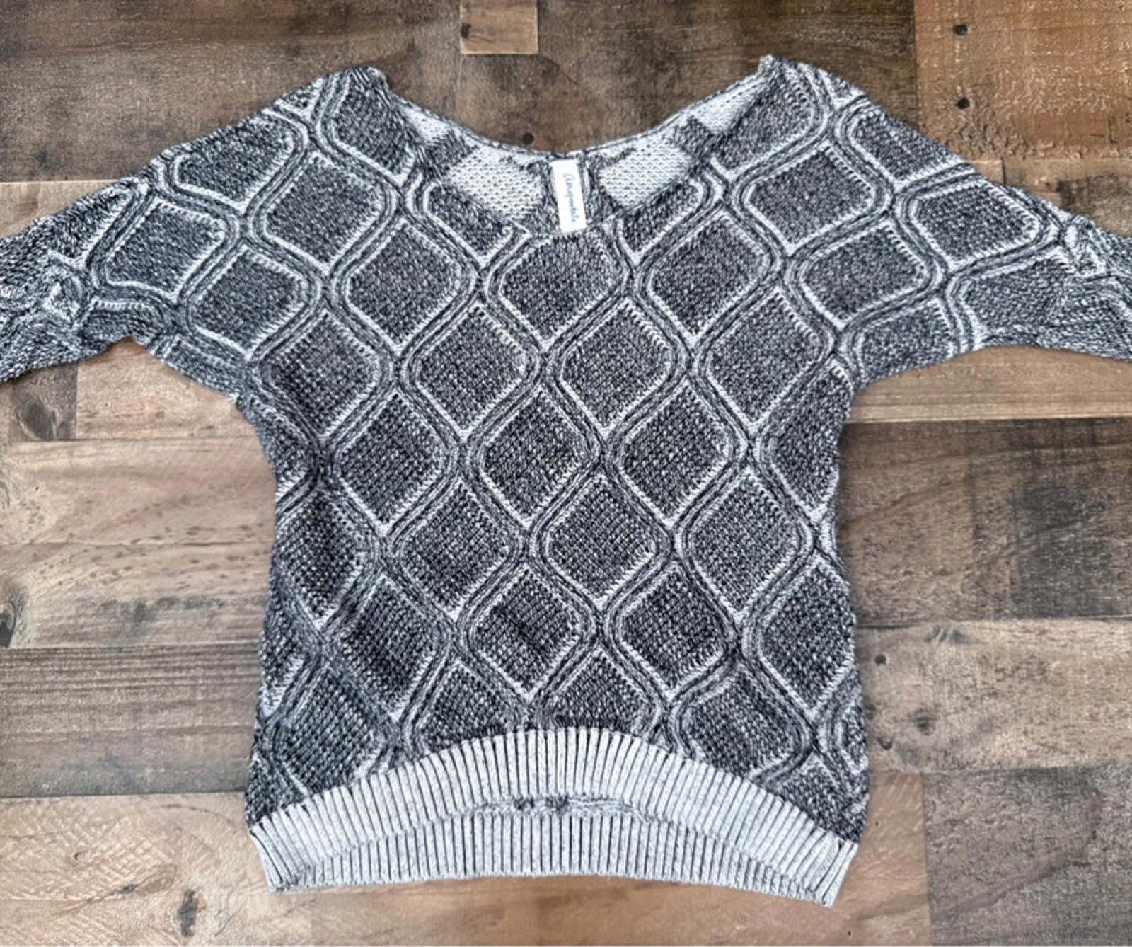 Aeropostale Sweater Gray & BlackJuniors Or Women’s Size S