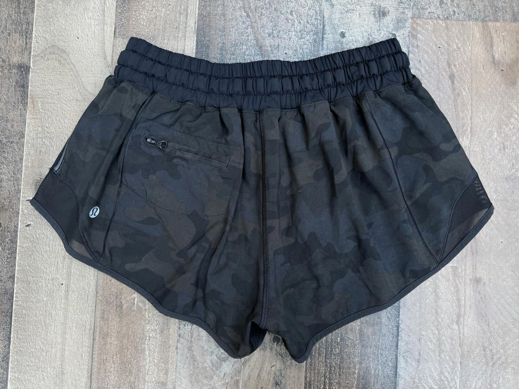 Lululemon Camouflage Black Size 6 Women’s Hottie Hot  Black Running Shorts