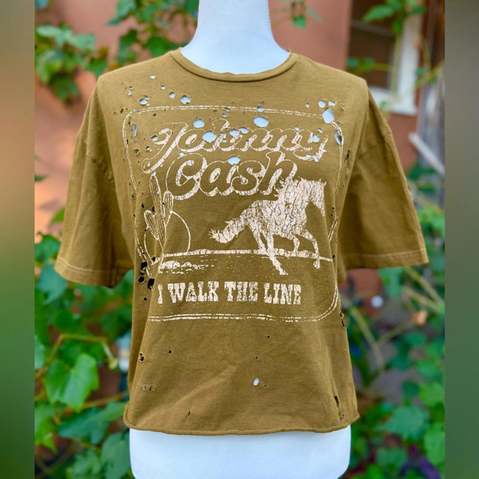 Johnny Cash Short Sleeve Graphic Distressed I Walk the Line Cropped Tee