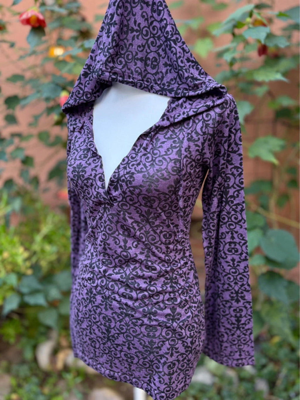 Balance Collection Light Weight Purple Hooded Top Cute Swirl Pattern Women’s Size M