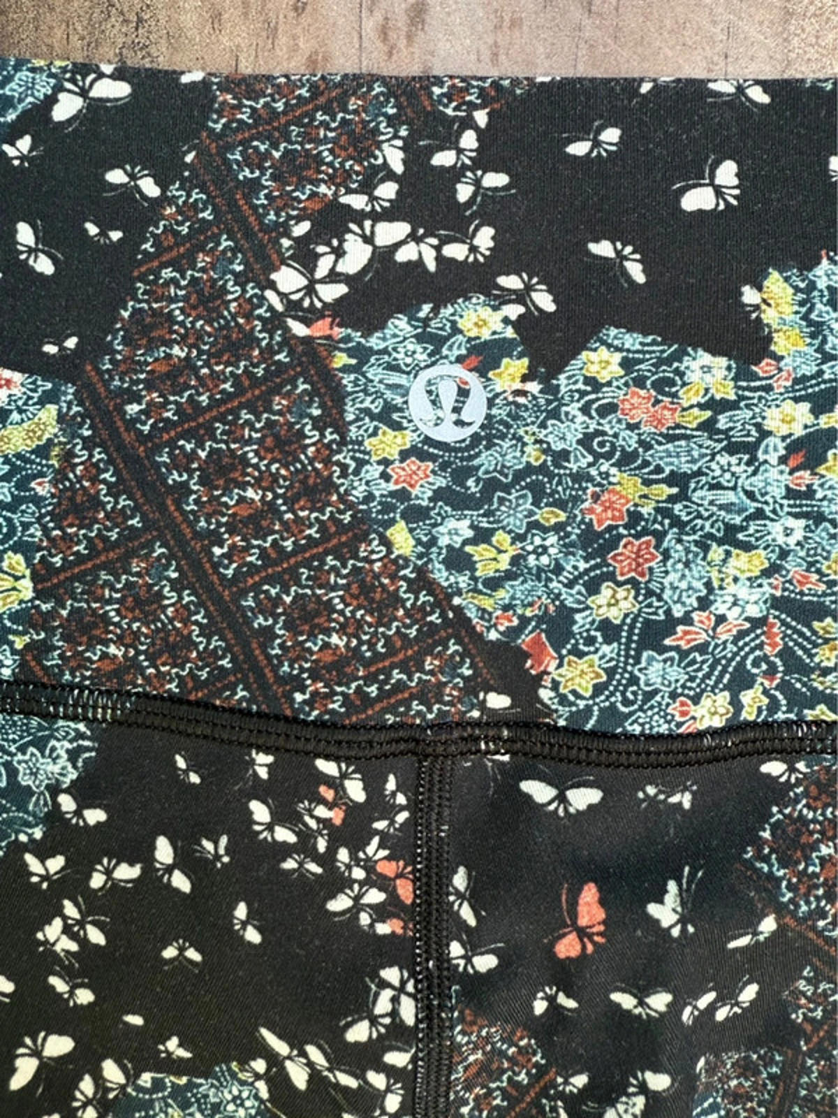 Lululemon Butterfly Floral Print Leggings Size Women’s Or Juniors Size S