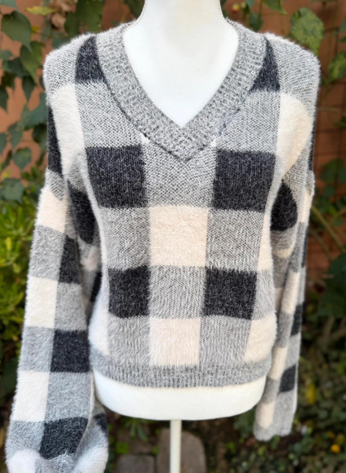 Mi Ami For Francesca’s Black White Checkered Super Soft Comfy Sweater Size L