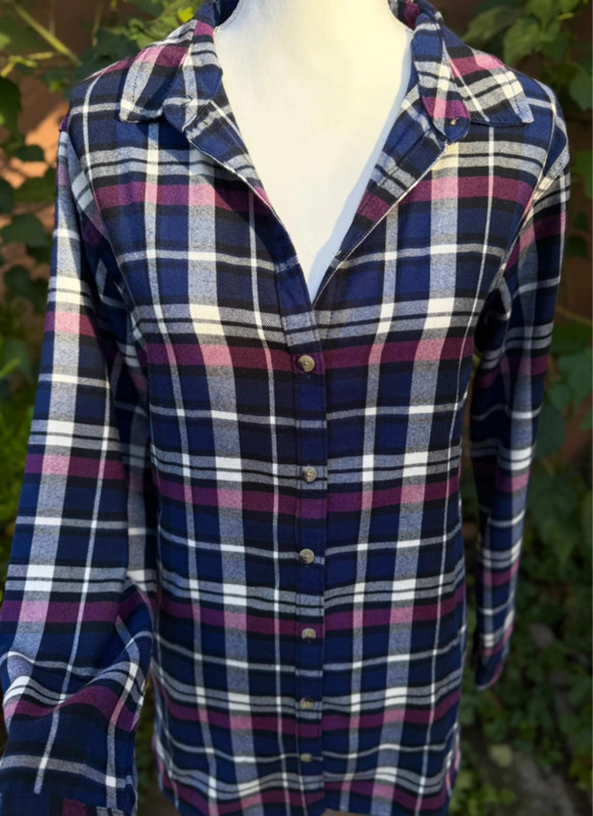 Zach’s Girlfriend New York Purple & Plaid Flannel Long Sleeved Button Up Top Women’s Size L