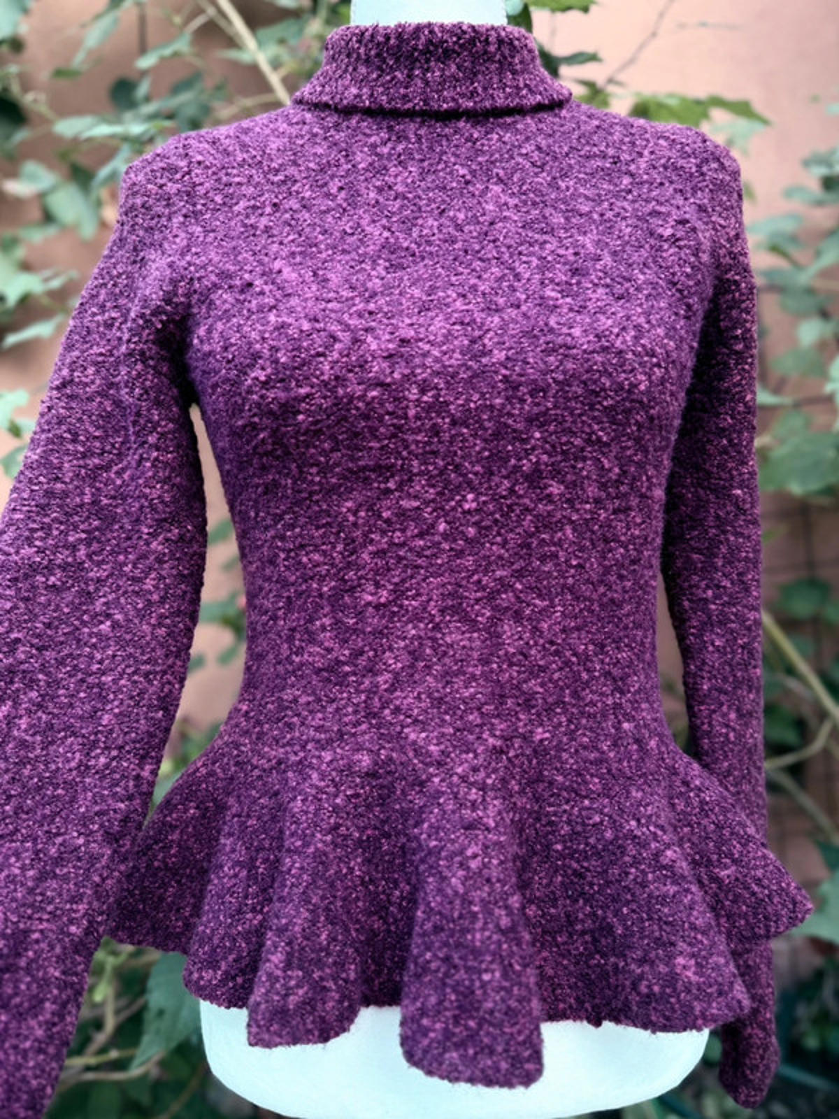 Moda International Long sleeved Sweater Size L Womens