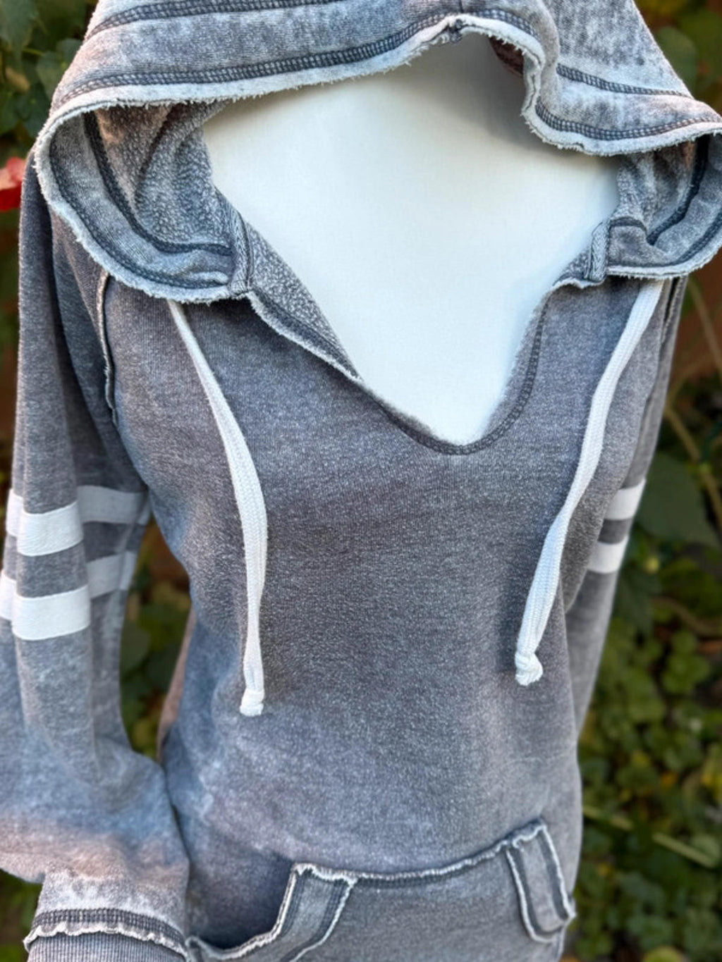 Ocean Drive Women’s Pull Over Gray Distrssed Grunge Hoodie Size M