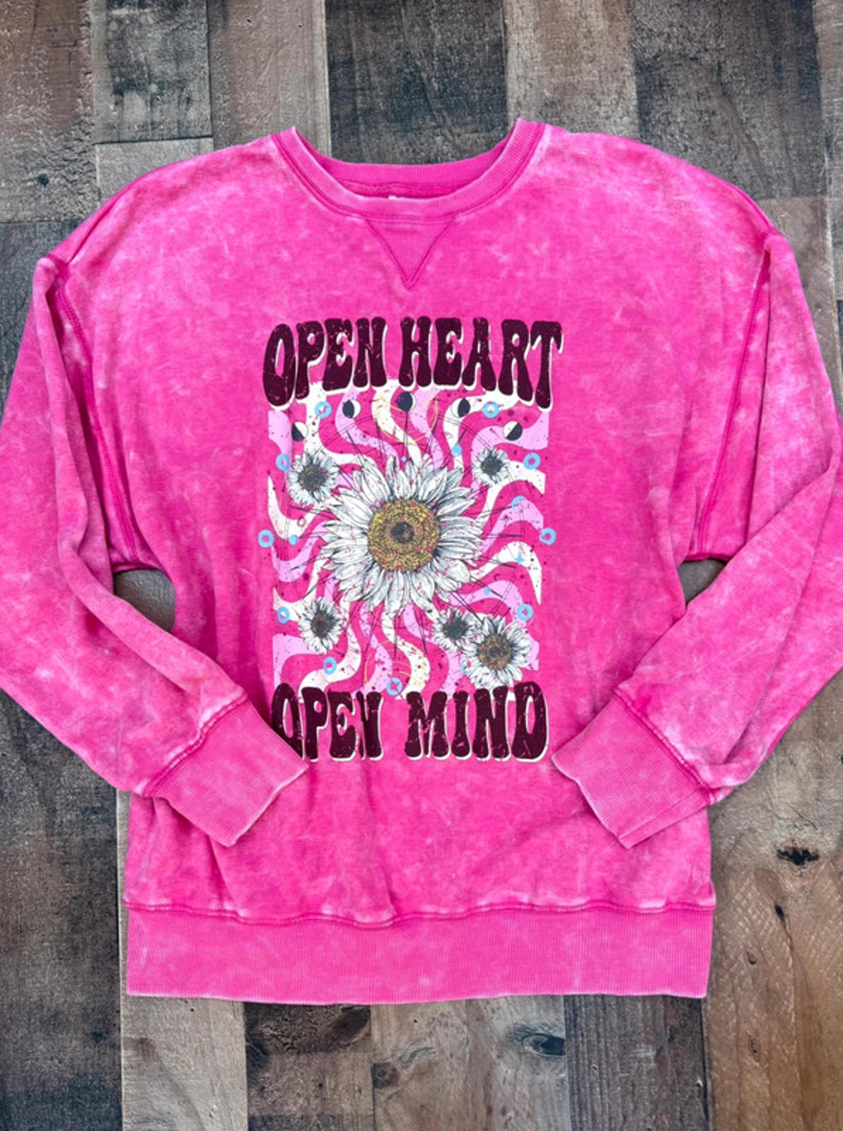 No Boundaries Sunflower Dye Groovy Hot Pink Floral Open Heart Open Mind Sweat Shirt Size M