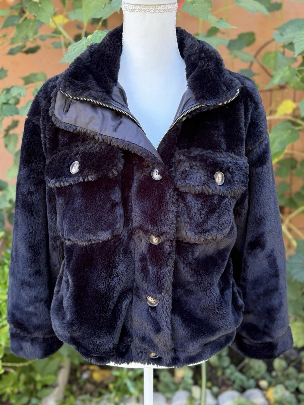 True & Time Women’s Size Medium Fuzzy  Button With Full Zip Black Jacket 8/10 M