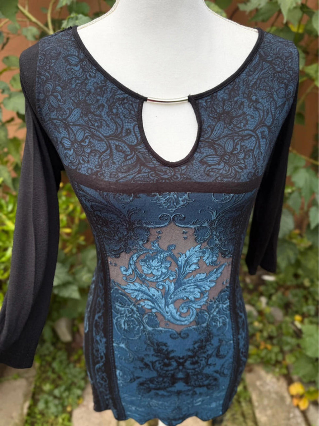 Skinny Minnie Grunge Blue Floral Womens Top Blouse Size M