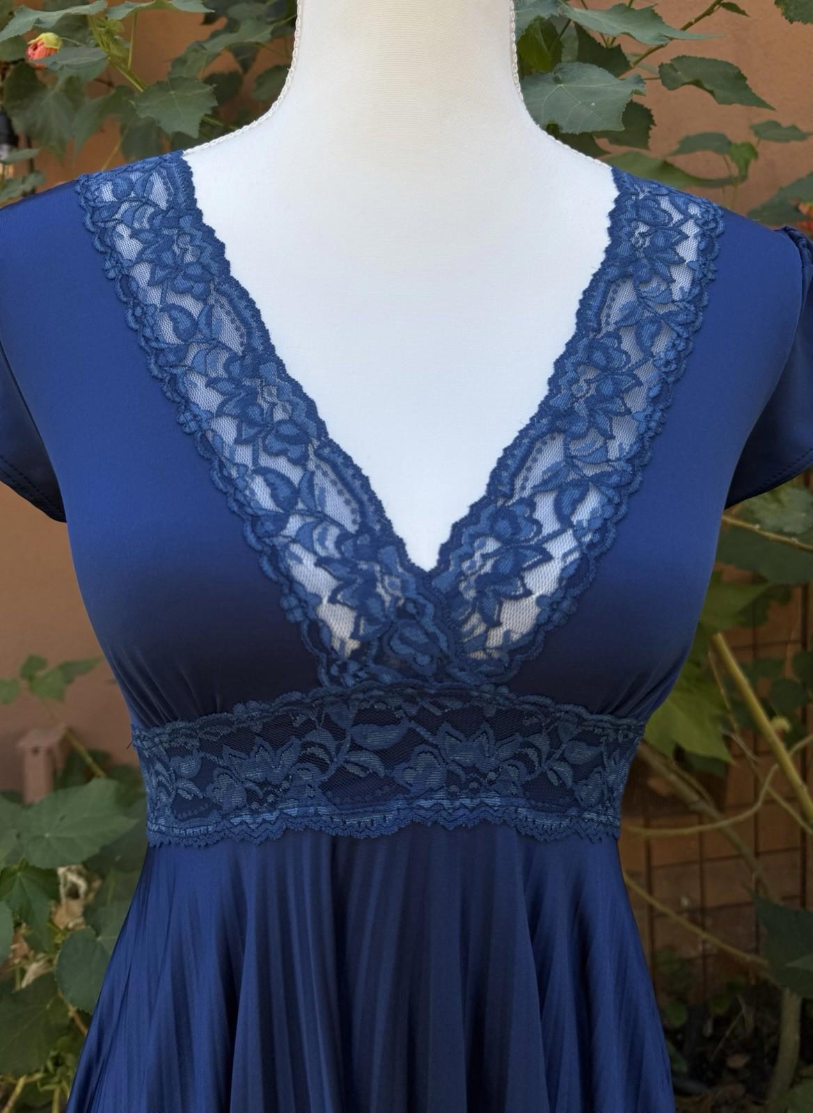 Soprano Royal Blue Lace Twirl Pleated Women’s Short Sleeved Dress Size S