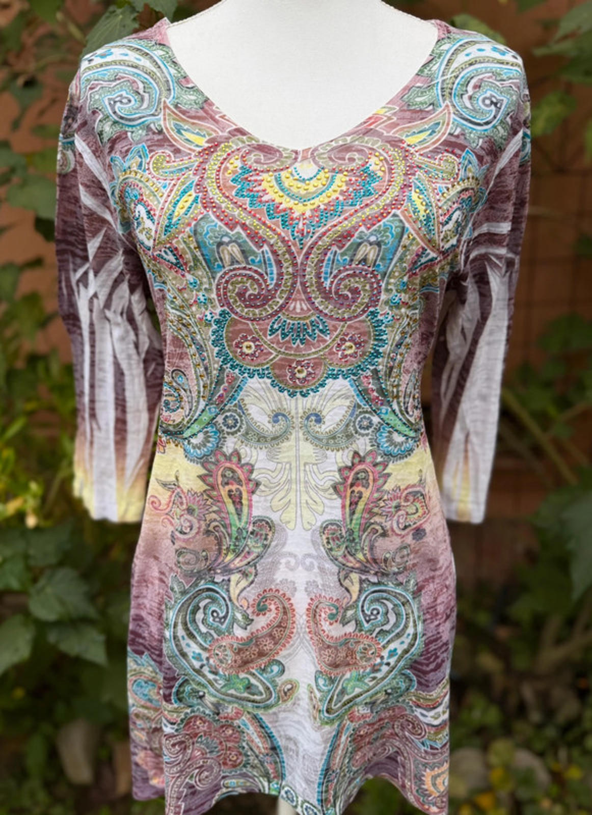 Cactus Brand Bedazzled Graphic Print Funky Top Women’s Size M